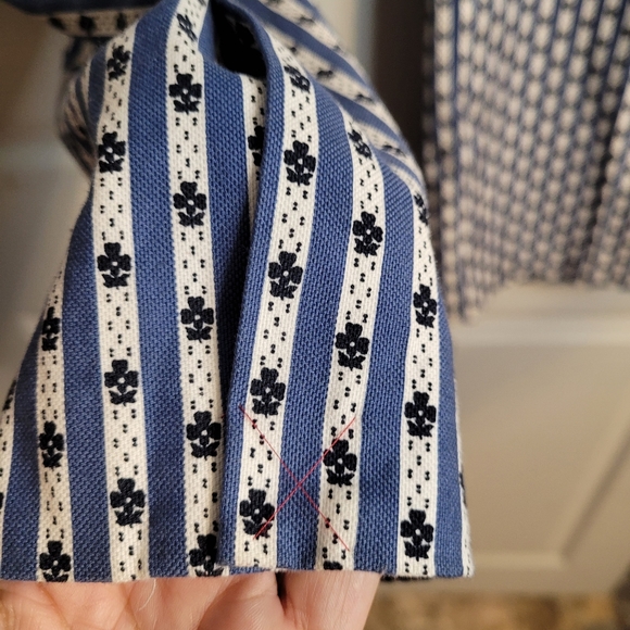 Ann Taylor LOFT Capri striped blue & white pants with splits at ankles Sz 14 - Picture 9 of 9